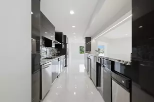 877 NE 195th St, Miami, FL 33179 - Photo 27