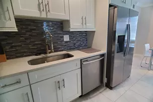 999 Normandy U, Delray Beach, FL 33484 - Photo 3