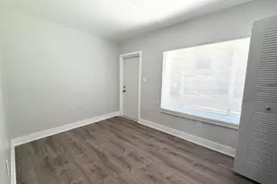 614 NE 3rd St, Hallandale Beach, FL 33009 - Photo 11