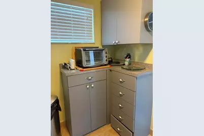 2811 S Garden Drive S #308, Palm Springs, FL 33461 - Photo 11