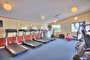 2811 S Garden Dr S, Palm Springs, FL 33461 - Photo 13