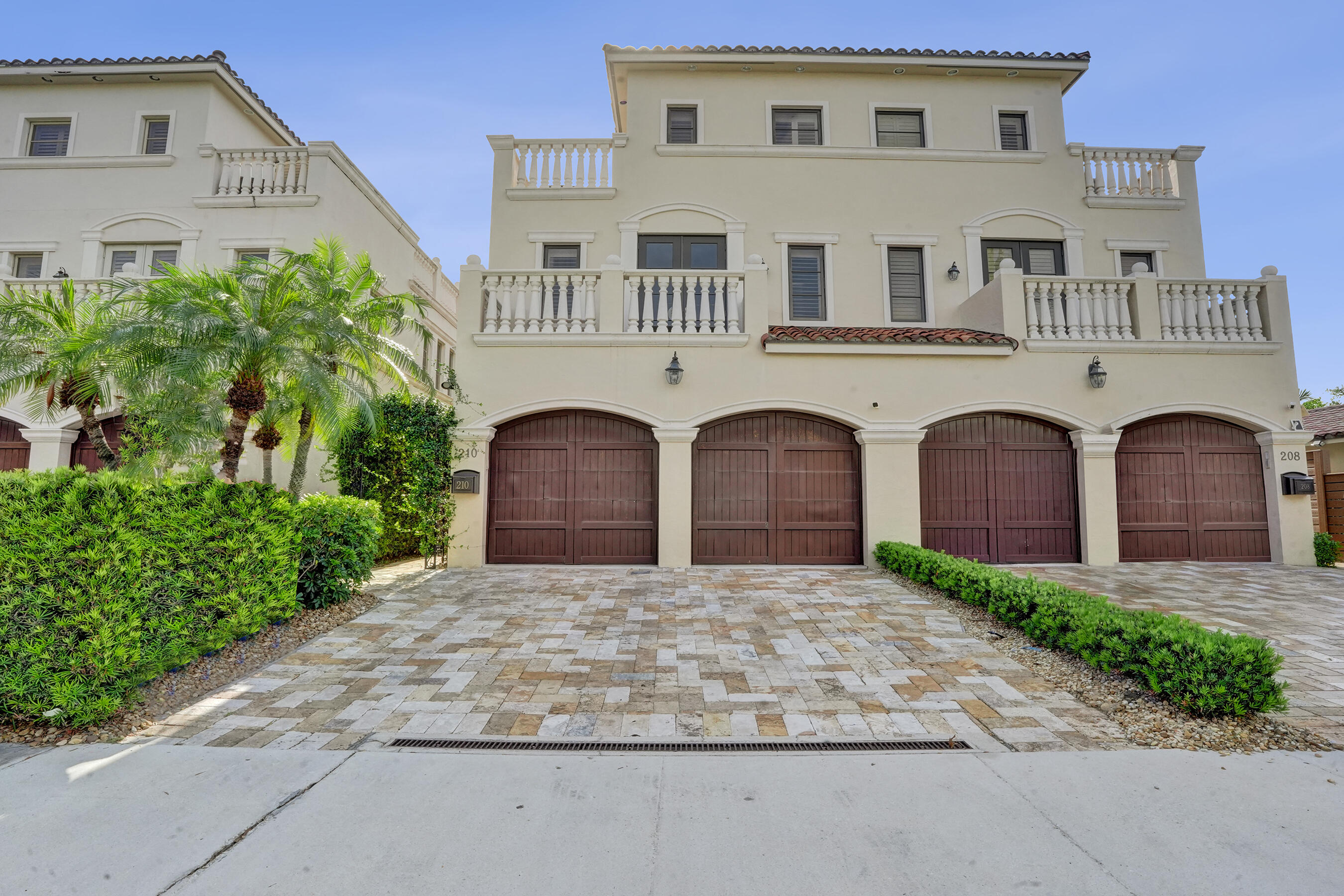210 Hendricks Isle main architectural view