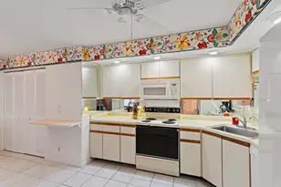 542 Bay Colony Dr N, Juno Beach, FL 33408 - Photo 13