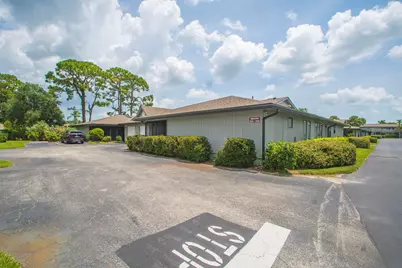 646 Centre SW #102, Vero Beach, FL 32962 - Photo 5