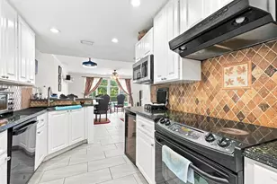 337 Salinas Dr, Palm Beach Gardens, FL 33410 - Photo 5