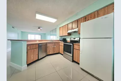 2112 S Cypress Bend Drive #707, Pompano Beach, FL 33069 - Photo 7