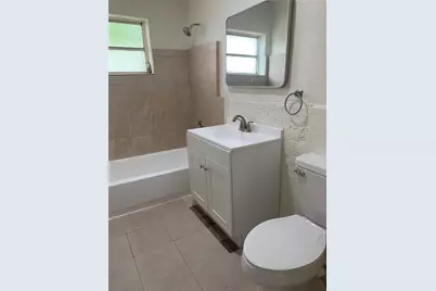 2911 NW 7th Street, Pompano Beach, FL 33069 - Photo 9