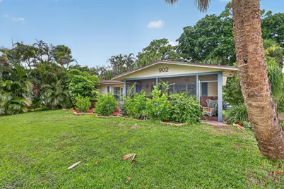902 SE Ocean Avenue, Stuart, FL 34996 - Photo 3