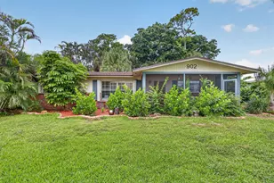 902 SE Ocean Ave, Stuart, FL 34996 - Photo 1
