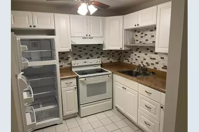 400 Village Green Circle W #202, Palm Springs, FL 33461 - Photo 5