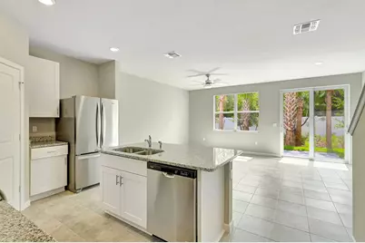 5694 SE Edgewater Circle, Stuart, FL 34997 - Photo 5