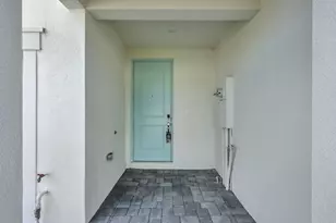 5694 SE Edgewater Cir, Stuart, FL 34997 - Photo 3
