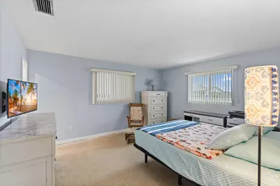 2780 NW 26th Avenue, Oakland Park, FL 33311 - Photo 11