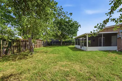 3100 SW 33rd Avenue, West Park, FL 33023 - Photo 21