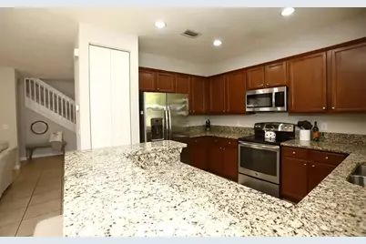 807 E Village Circle, Davie, FL 33325 - Photo 9