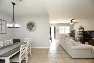 807 E Village Cir, Davie, FL 33325 - Photo 7