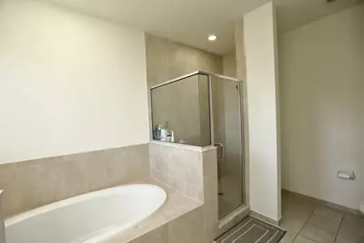 807 E Village Circle, Davie, FL 33325 - Photo 21
