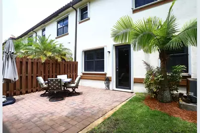 807 E Village Circle, Davie, FL 33325 - Photo 29