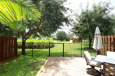 807 E Village Circle, Davie, FL 33325 - Photo 25