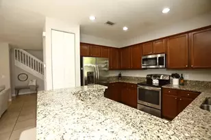 807 E Village Cir, Davie, FL 33325 - Photo 9