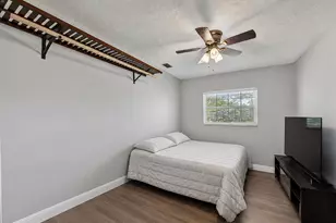 121 NE 55th St, Oakland Park, FL 33334 - Photo 9