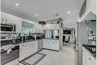 18174 SE Fairview Circle, Tequesta, FL 33469 - Photo 11
