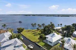 2534 SW Conch Cove Ln, Palm City, FL 34990 - Photo 37