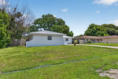 313 SE Atlas Terrace, Port Saint Lucie, FL 34983 - Photo 3