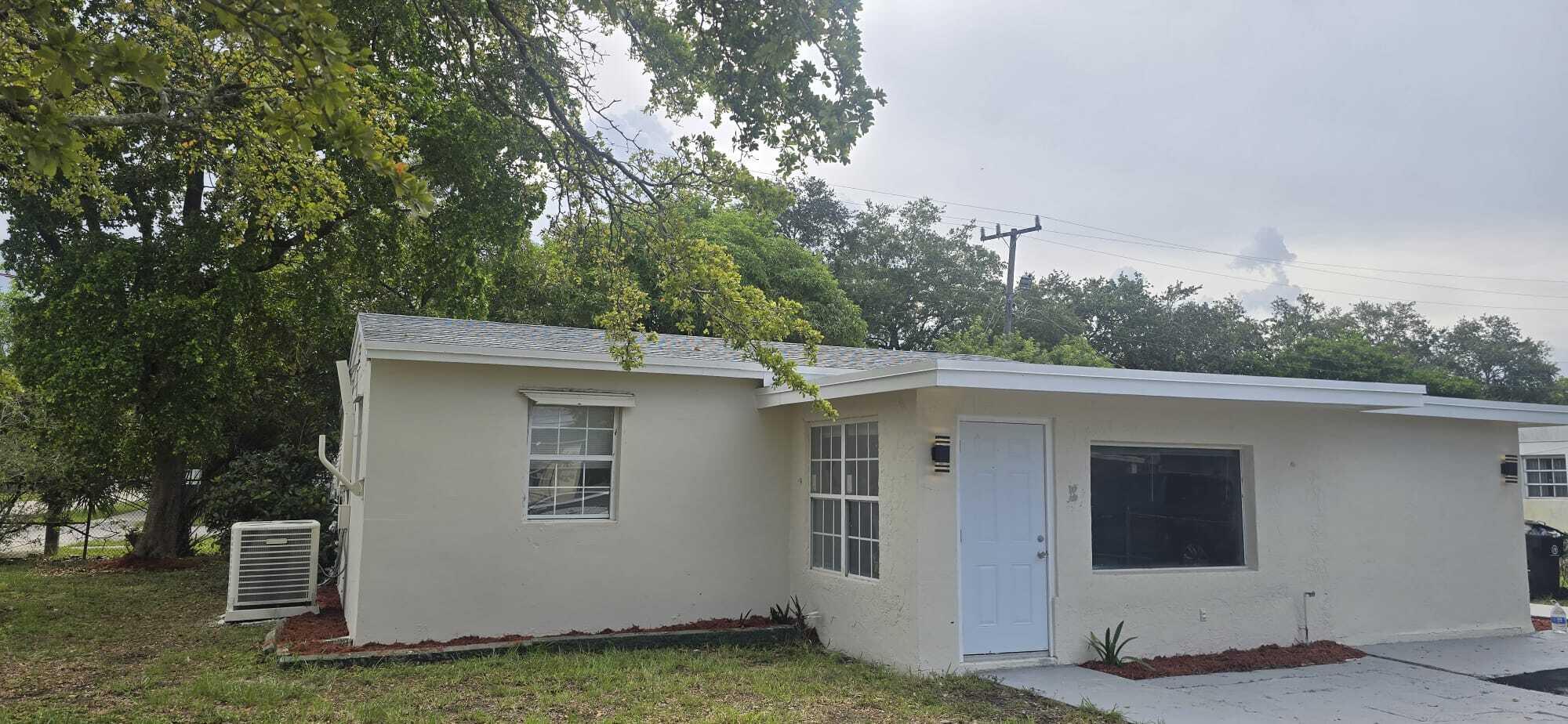 1101 NW 23rd Terrace main architectural view