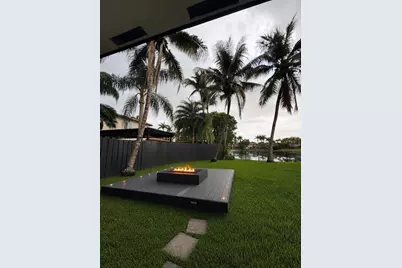 7952 NW 161st Terrace, Miami Lakes, FL 33016 - Photo 5