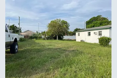 1381 W 30th Street, Riviera Beach, FL 33404 - Photo 1