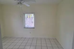1152 Bayview Dr, Fort Lauderdale, FL 33304 - Photo 3