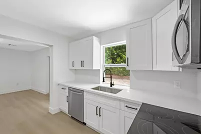 1803 Service Road, North Palm Beach, FL 33408 - Photo 9
