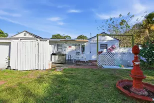 230 SW 14th St, Dania Beach, FL 33004 - Photo 15