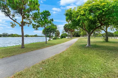 3160 Lake Osborne Drive #Bldg 6 Unit 206, Lake Worth Beach, FL 33461 - Photo 17