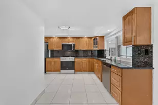 905 NW 133rd Ave, Sunrise, FL 33325 - Photo 7