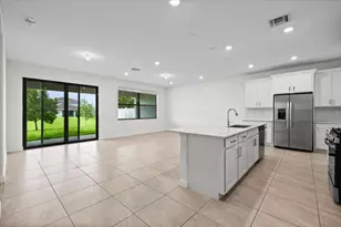 19667 Rugged Trunk Trl, Loxahatchee, FL 33470 - Photo 5