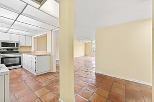 2820 Tennis Club Dr, West Palm Beach, FL 33417 - Photo 5