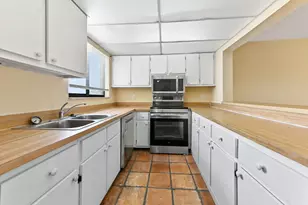 2820 Tennis Club Dr, West Palm Beach, FL 33417 - Photo 11