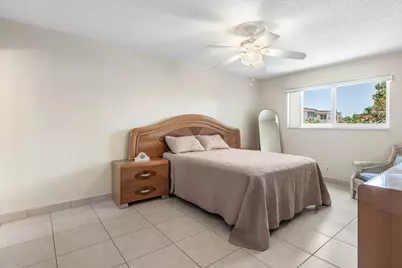 721 Lori Drive #208, Palm Springs, FL 33461 - Photo 9