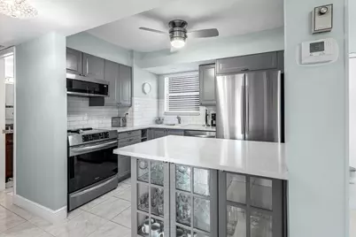 721 Lori Drive #208, Palm Springs, FL 33461 - Photo 5