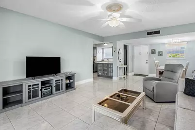 721 Lori Drive #208, Palm Springs, FL 33461 - Photo 7