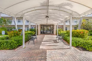 3930 Oaks Clubhouse Dr, Pompano Beach, FL 33069 - Photo 25