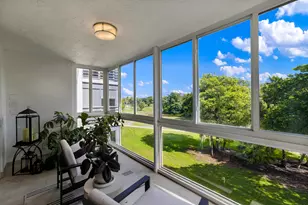 3930 Oaks Clubhouse Dr, Pompano Beach, FL 33069 - Photo 13