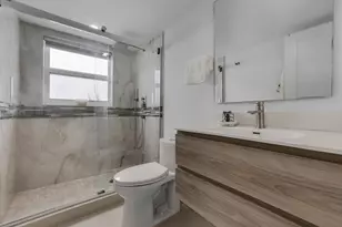 3930 Oaks Clubhouse Dr, Pompano Beach, FL 33069 - Photo 23