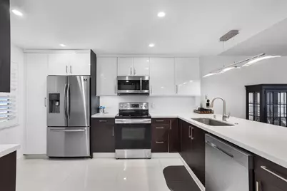 3930 Oaks Clubhouse Drive #401, Pompano Beach, FL 33069 - Photo 5