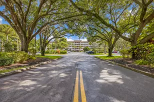 3930 Oaks Clubhouse Dr, Pompano Beach, FL 33069 - Photo 25