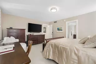 3930 Oaks Clubhouse Dr, Pompano Beach, FL 33069 - Photo 19