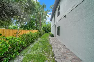 407 Bella Sol Way, West Palm Beach, FL 33406 - Photo 3