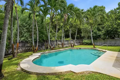 7085 Hyatt Avenue, Lantana, FL 33462 - Photo 15
